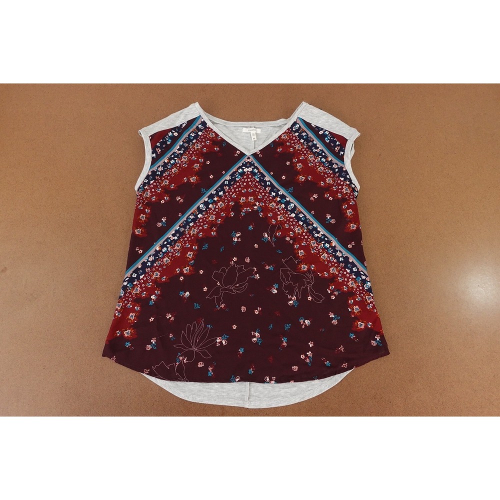 Maurices Women's Size Medium Colorful Print Short Sleeve V Neck Pullover Top